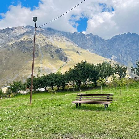 Mikheil Pitskhelauri Guest House Kazbegi Exterior foto